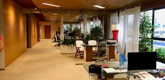 Najważniejsze elementy systemu nośnego podłóg podniesionych